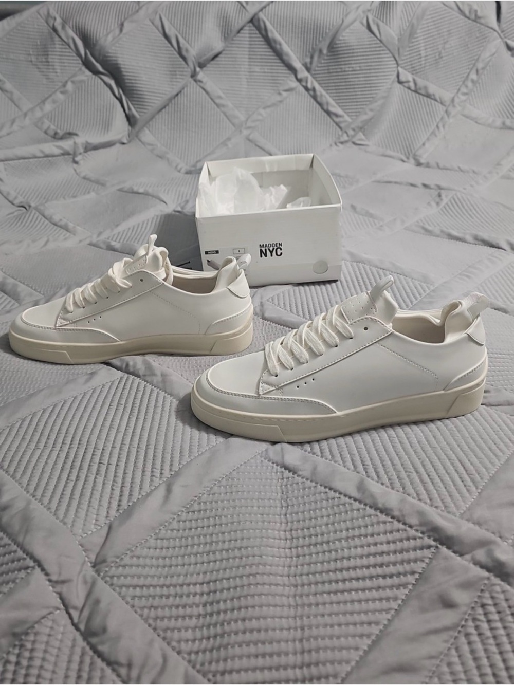 Madden NYC Markk Court Casual Mens White Shoes Size 8 Comfort Foam Insole New